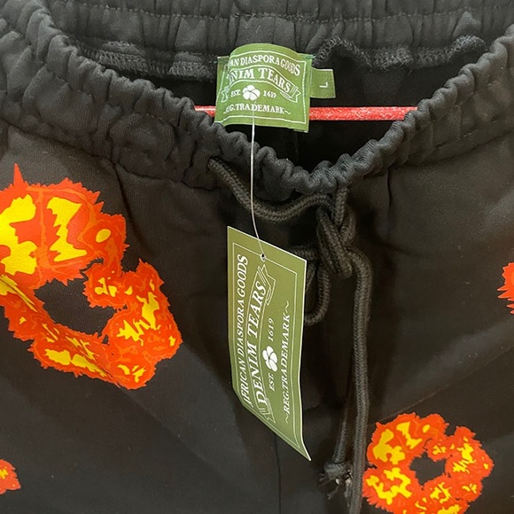 Denim Tears Flame Print Casual Shorts in Black and Yellow - Picture 4 of 8